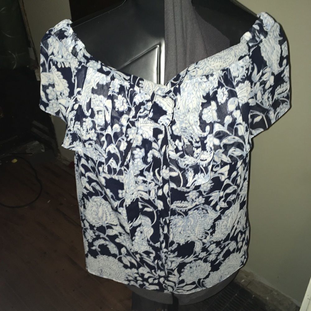 Tommy Hilfiger NWT M blue floral flowy blouse